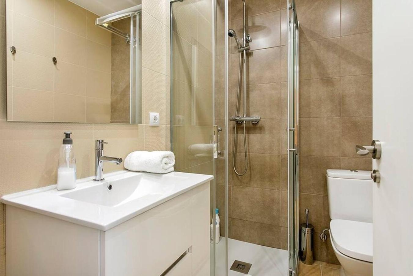 Apartament Cozy&New With Terrace L’Hospitalet de Llobregat Zewnętrze zdjęcie
